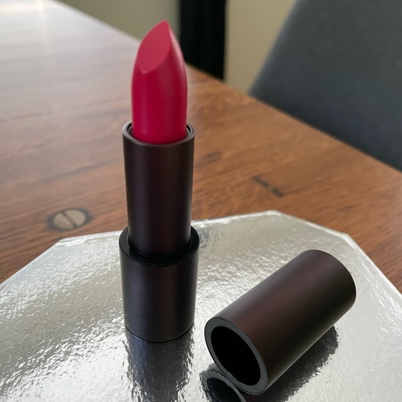 NWT Strong Flesh Red Lipstick in Prize โฅ๏ธ ๐ ๐ - Picture 2 of 2